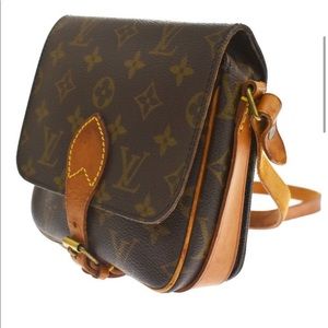 Authentic Louis Vuitton Satchel Bag, Barely used! Great Size no stains